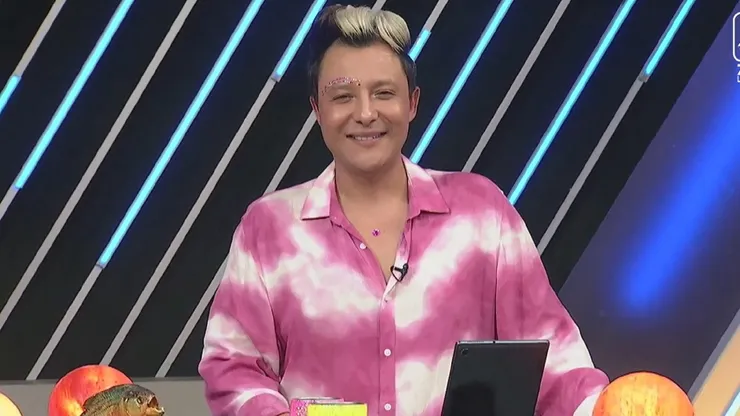 El periodista reveló nuevos detalles de su romance con futbolista.