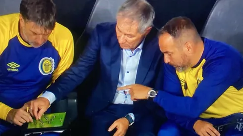 Ariel Holan no la pasa muy bien en Argentina.