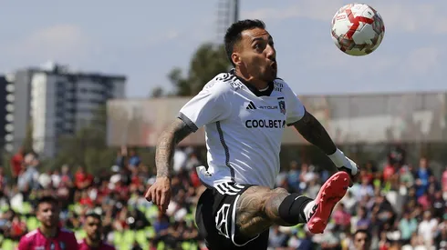 Javier Correa en acción ante Palestino. Anotó un golazo en La Cisterna.