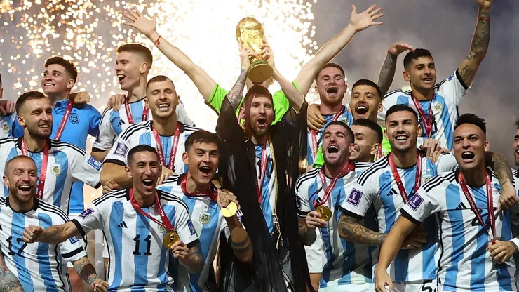 Papu Gómez (abajo a la izquierda en la foto) conoció su doping antes de la final del Mundial