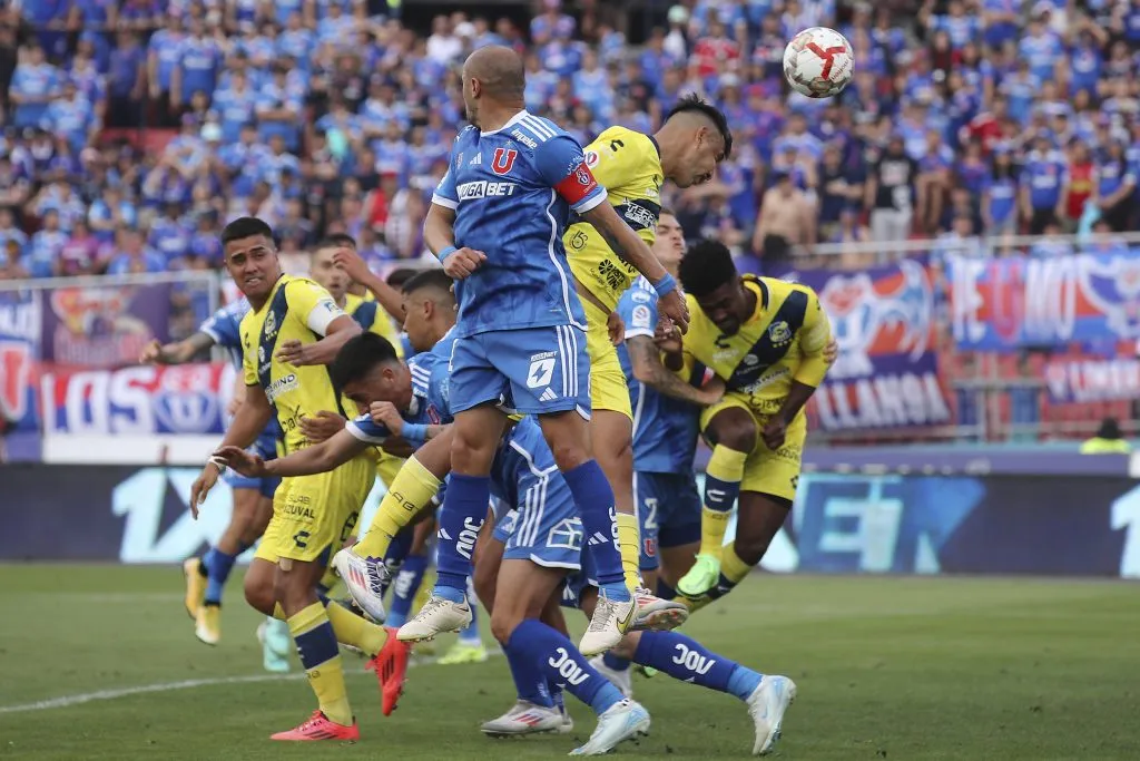 Rodrigo Contreras se mostró en los partidos contra U de Chile. Foto:Pepe Alvujar/Photosport