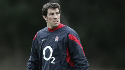 Tom Voyce observa durante una sesión de entrenamiento de Inglaterra en Scotch College el 13 de junio de 2006.