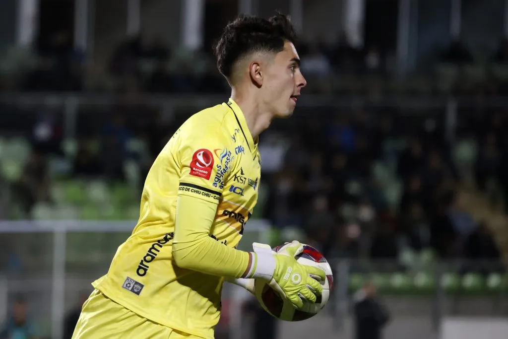 Hugo Araya luchará por la titularidad. Imagen: Photosport.