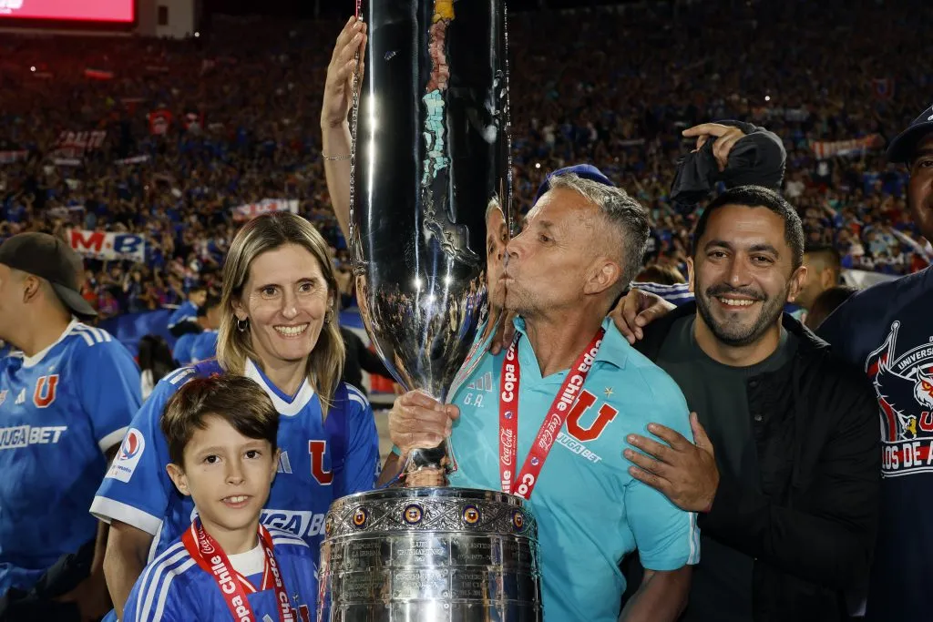 Gustavo Álvarez levantó la Copa Chile pero quiere la revancha en el Campeonato Nacional. Foto Andres Pina/Photosport