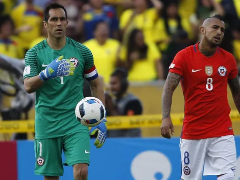 Arturo Vidal golpea la mesa cuando le preguntan por Claudio Bravo