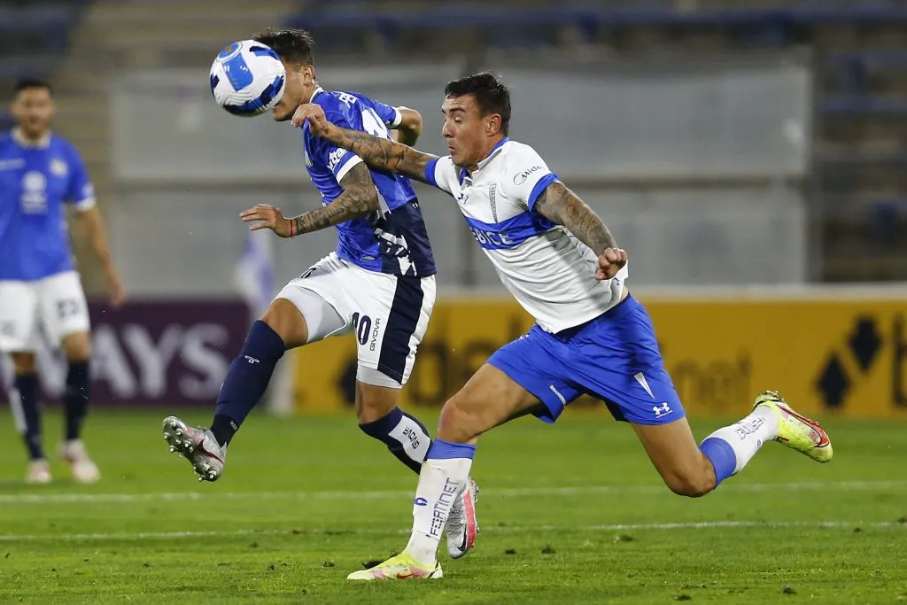 Tomás Asta-Buruaga suma 73 partidos en la Universidad Católica. (Marcelo Hernández/Photosport)