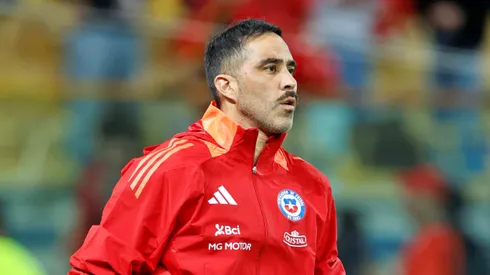 Bravo ya dijo que no está en sus deseos volver al fútbol, pero Colo Colo no bajará los brazos.