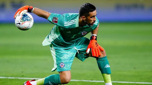 Bravo se acerca a Colo Colo