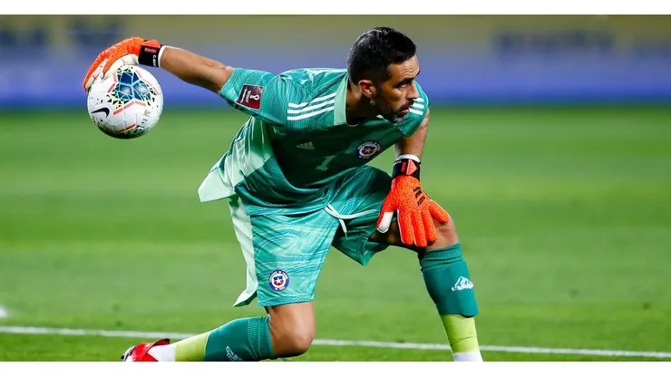 Bravo se acerca a Colo Colo