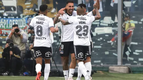 Colo Colo le busca un compañero a Javier Correa.