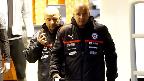 Jorge Desio, hermano de Hermes Desio, junto a Jorge Sampaoli en la Roja.