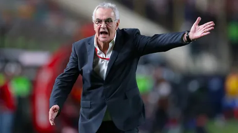 Jorge Fossati durante el partido de Eliminatorias Sudamericanas entre Perú y Chile el 15 de noviembre de 2024.
