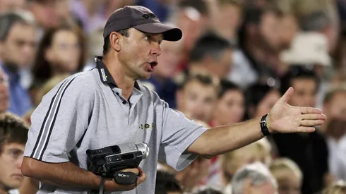 Alex Parnov, entrenador de Steve Hooker y Paul Burgess, de Australia, durante la Telstra A-Series IAAF World Athletics Tour 2007.