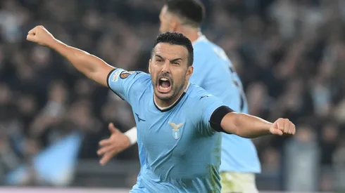 Pedro celebra su gol para Lazio en el juego ante Porto en la UEFA Europa League 2024/25.