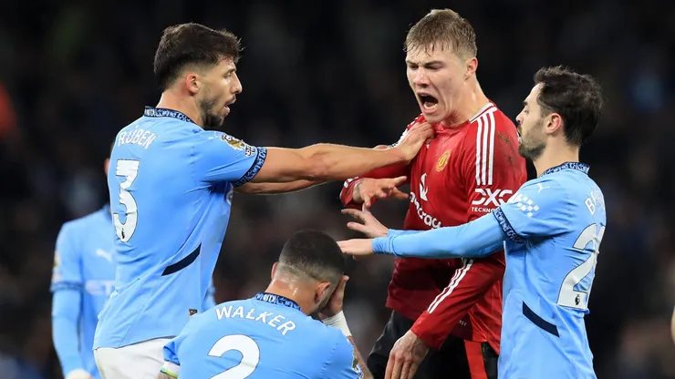 Rasmus Hojlund no aguantó la simulación de Kyle Walker.