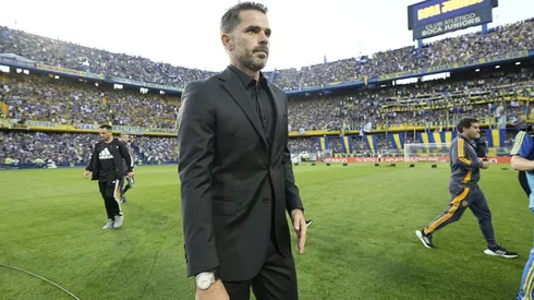 Fernando Gago alaba a Carlos Palacios.