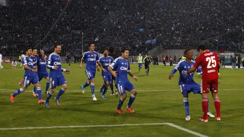 U. de Chile busca alternativas en el mercado.