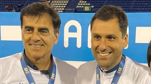 Maximiliano Quezada junto a Gustavo Quinteros tras la consagración de Vélez.