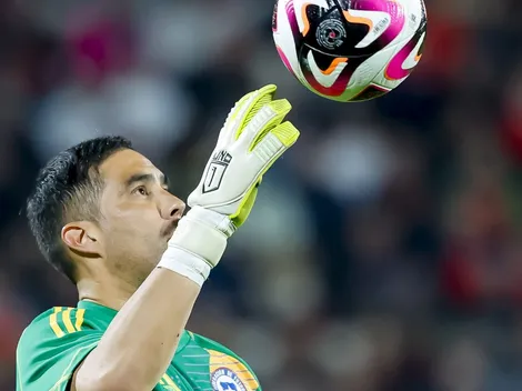 Claudio Bravo se puede sumar a los mejores retiros con elástico