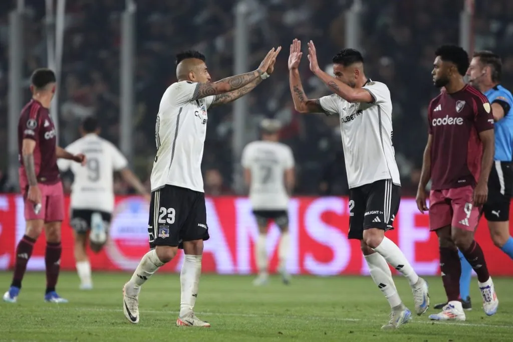 Arturo Vidal y Mauricio Isla juntos en Colo Colo pese a resistencia del Bloque Vial (Photosport)
