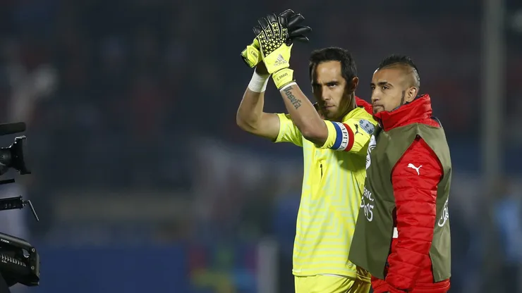 Claudio Bravo y Arturo Vidal en la Roja.
