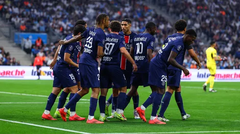 Los jugadores de Paris Saint-Germain celebran el gol contra Marsella en el duelo disputado en el Stade Vélodrome.