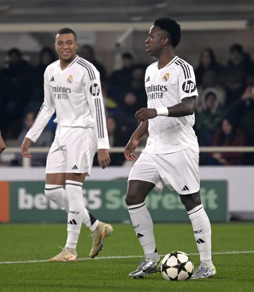 Mbappé y Vinícius jugando por el Real Madrid.