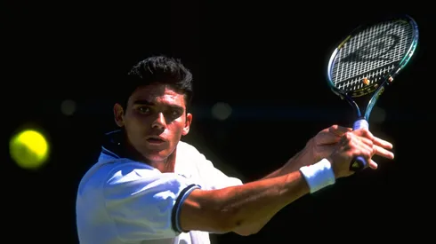 Mark Philippoussis en acción durante la quinta jornada del campeonato disputado en el All England Club de Wimbledon, Inglaterra.