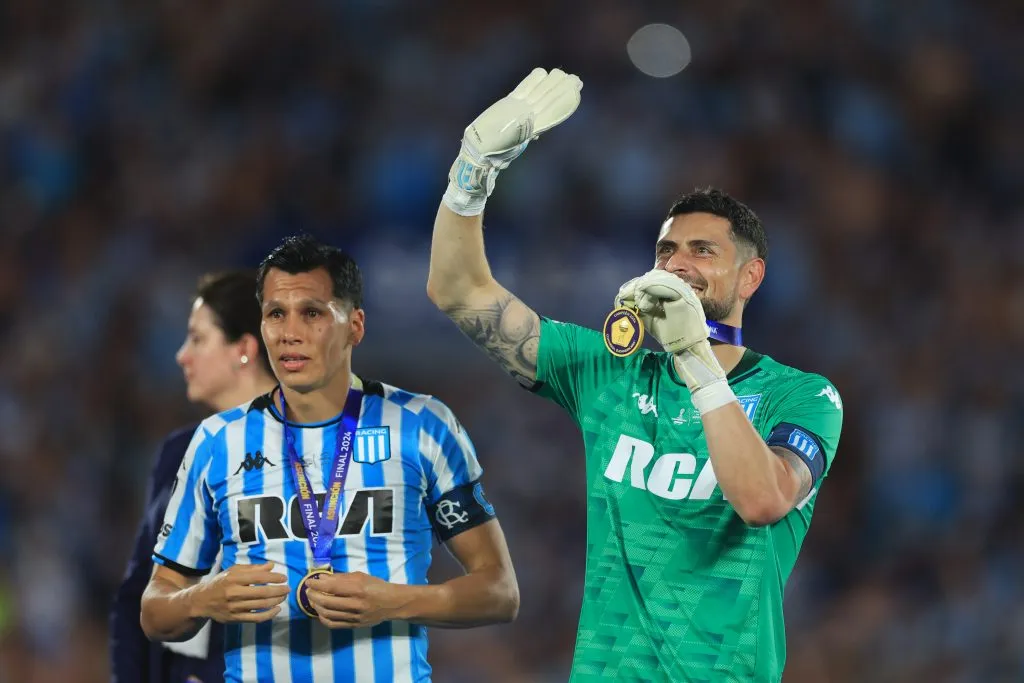 Gabriel Arias luego de ganar la Copa Sudamericana con Racing Club. (Buda Mendes/Getty Images).