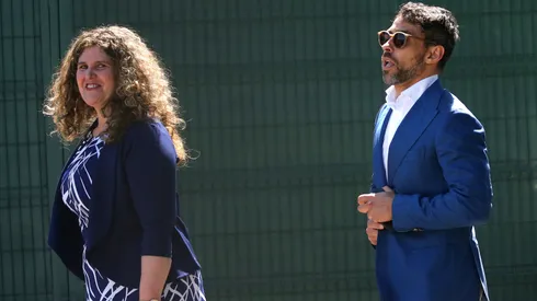 Jorge Valdivia y su abogada, Paula Vial, buscan revocar prisión preventiva.