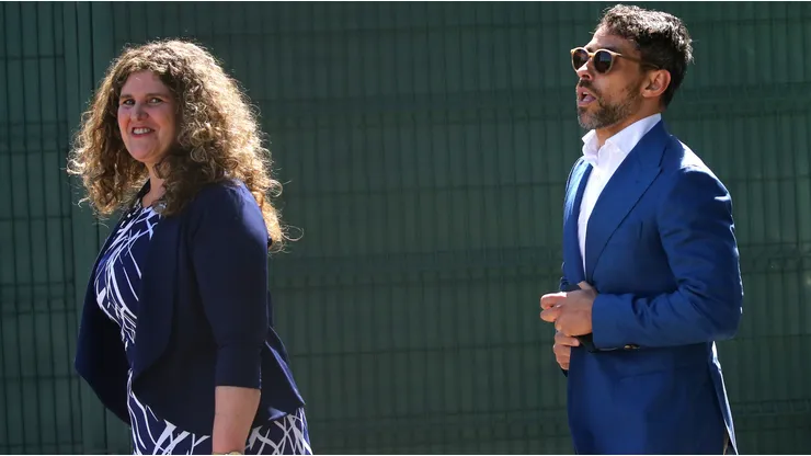 Jorge Valdivia y su abogada, Paula Vial, buscan revocar prisión preventiva.