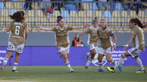 Javiera Grez festeja su gol para Colo Colo en la final del Campeonato Femenino 2023 ante Santiago Morning.