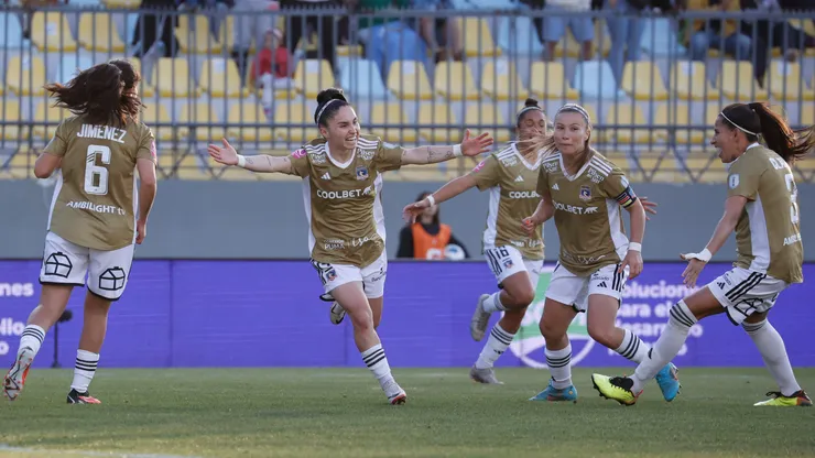 Javiera Grez festeja su gol para Colo Colo en la final del Campeonato Femenino 2023 ante Santiago Morning.