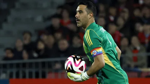 Claudio Bravo se retiró después de la Copa América. ¿Descolgará los guantes?