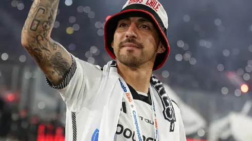 Rumores sobre una salida de Javier Correa asusta a los hinchas de Colo Colo.