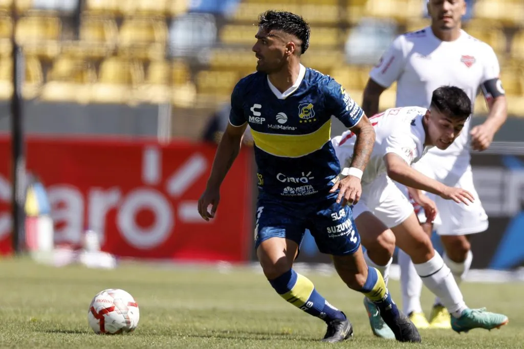 Felipe Campos jugando por Everton. Foto: Andres Pina/Photosport