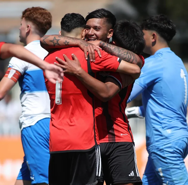 Jerall Astudillo la rompió este fin de semana y muchos ya lo piden en el primer equipo de Colo Colo. Foto: Colo Colo.