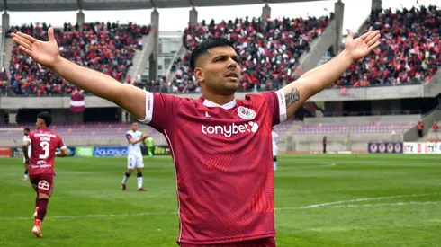 Emotivo adiós del goleador de la Primera B en La Serena.