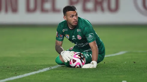 Arquero Chileno da el salto a un grande en Perú.