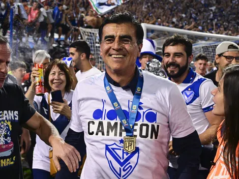 Gustavo Quinteros con un chileno en el fútbol de Brasil