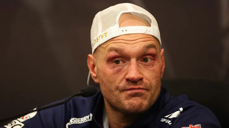 Tyson Fury habla con los medios