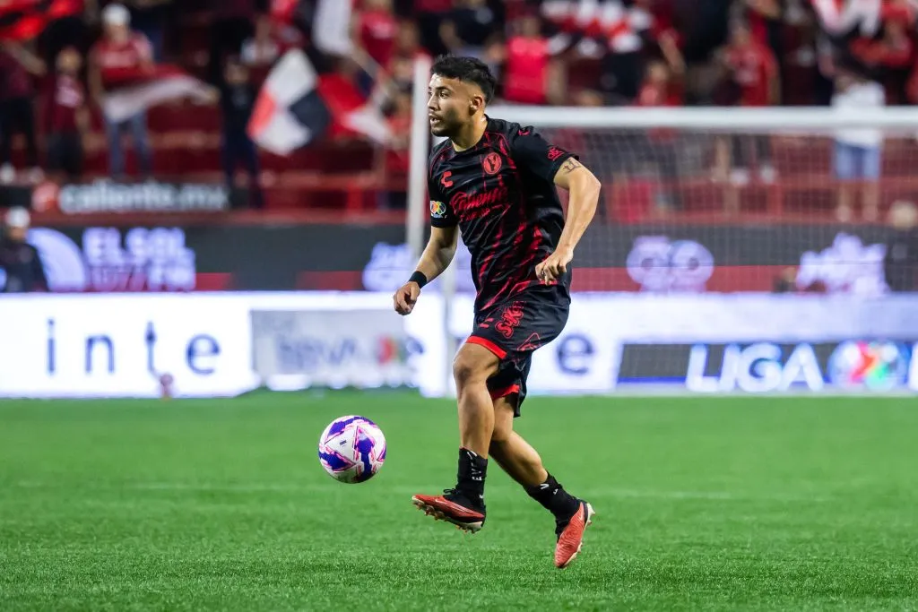 Nicolás Díaz en acción por el Xolos de Tijuana. (Francisco Vega/Getty Images).