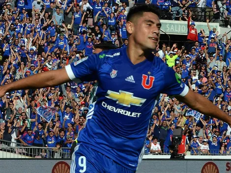 Felipe Mora celebra un fichaje en el mercado del fútbol chileno