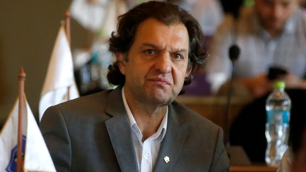 Aníbal Mosa es apuntado por su actuar en Colo Colo.