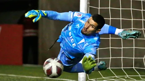Dituro atajó en dos etapas el arco de Universidad Católica.