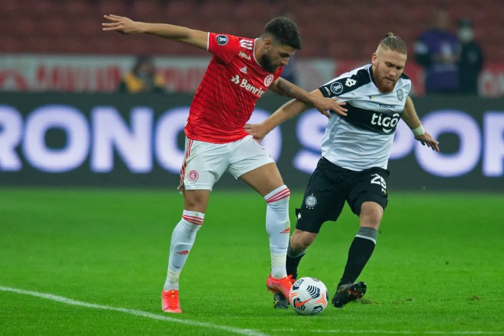 Isidro Pitta en acción por Olimpia de Paraguay. (Imago).