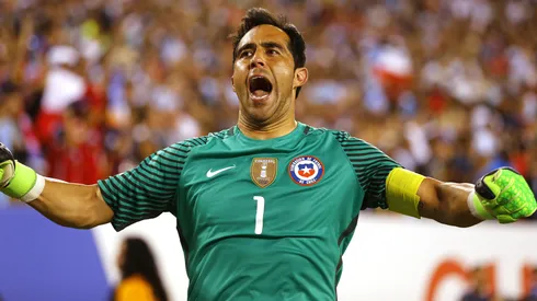 Copa América echa de menos a Claudio Bravo en medio del sufrimiento de Colo Colo.