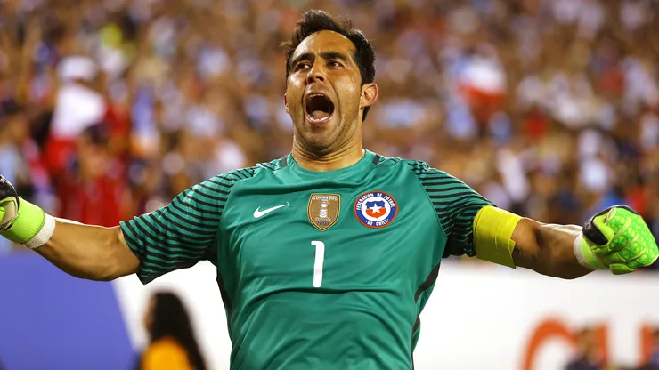 Copa América echa de menos a Claudio Bravo en medio del sufrimiento de Colo Colo.