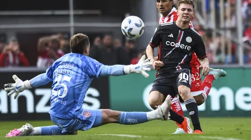 Colo Colo recibió una carpeta con un nuevo arquero para el 2025.