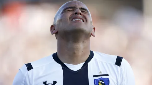 Humberto Suazo se fue por la puerta chica de Colo Colo.